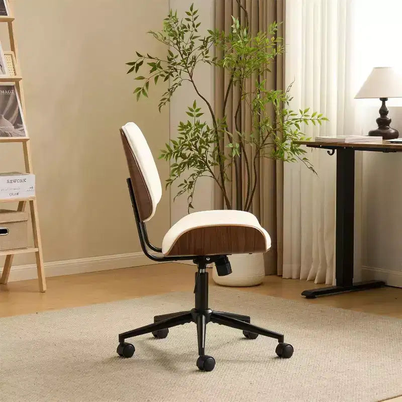 Sedia da ufficio senza braccioli, con seduta e schienale ampi e curvi, ergonomica, regolabile in altezza, elegante, in noce, in PU