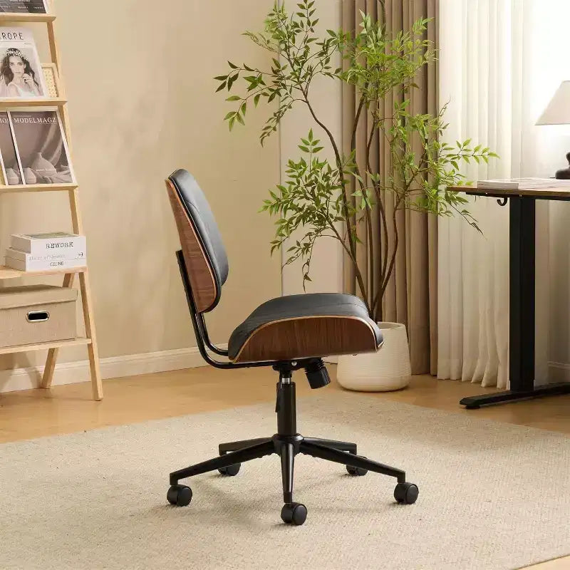 Sedia da ufficio senza braccioli, con seduta e schienale ampi e curvi, ergonomica, regolabile in altezza, elegante, in noce, in PU