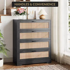 Comò a 4 Cassetti per Camera da Letto, Cassettiera Alta in Rattan con Prese di Corrente, Organizzatore Moderno in Legno con Maniglie in Metallo per Soggiorno, Armadio