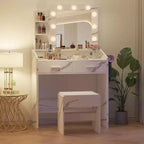 Tavolo da trucco con specchio, lampadine, sedia, cassetti e prese di corrente per camera da letto o salone