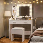 Tavolo da trucco con specchio, lampadine, sedia, cassetti e prese di corrente per camera da letto o salone