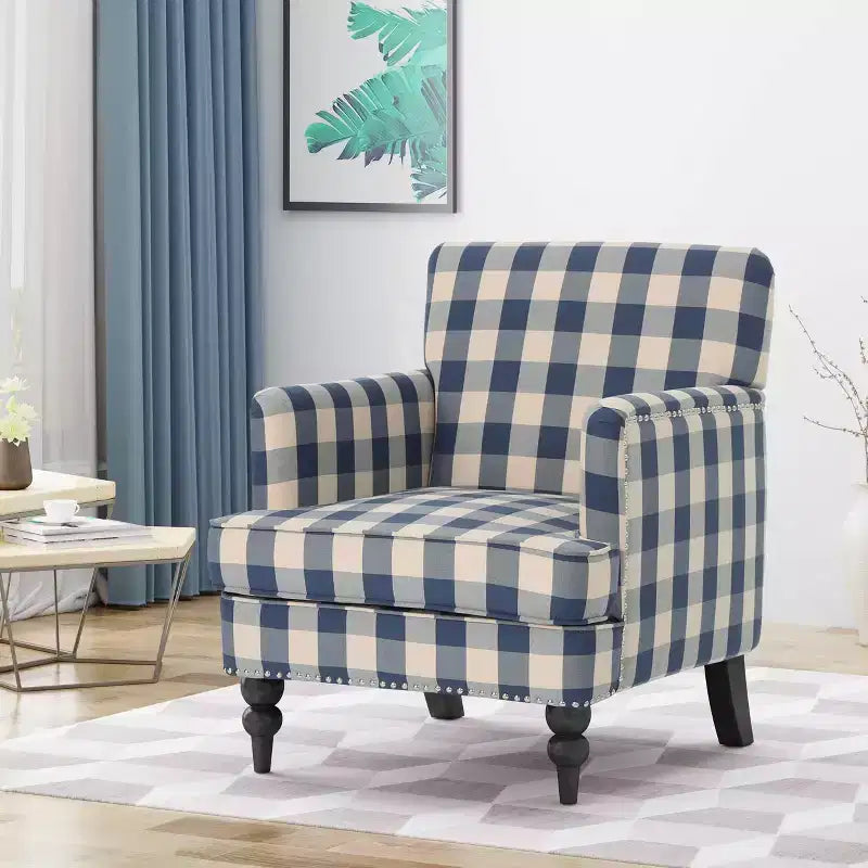 Poltrona chesterfield Harrison, schienale capitonné e rivestimento morbido, per soggiorno o camera da letto
