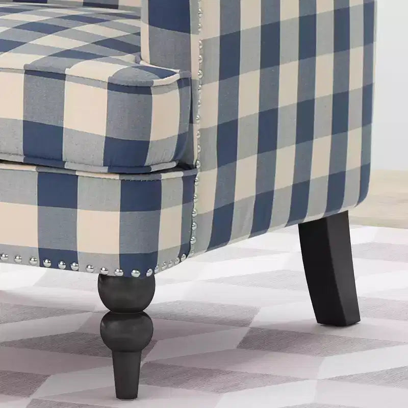 Poltrona chesterfield Harrison, schienale capitonné e rivestimento morbido, per soggiorno o camera da letto
